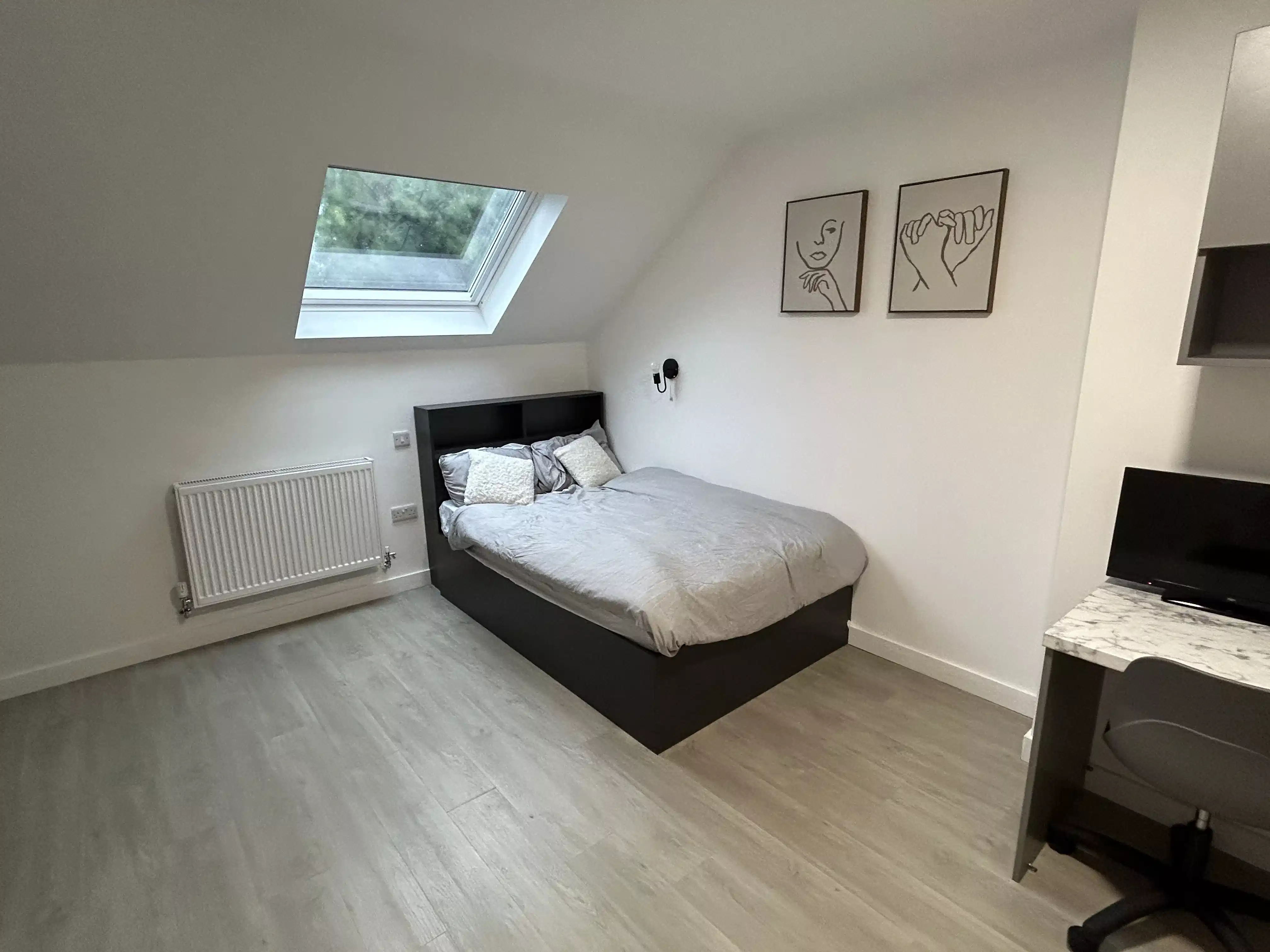 Top Floor Luxury Studios