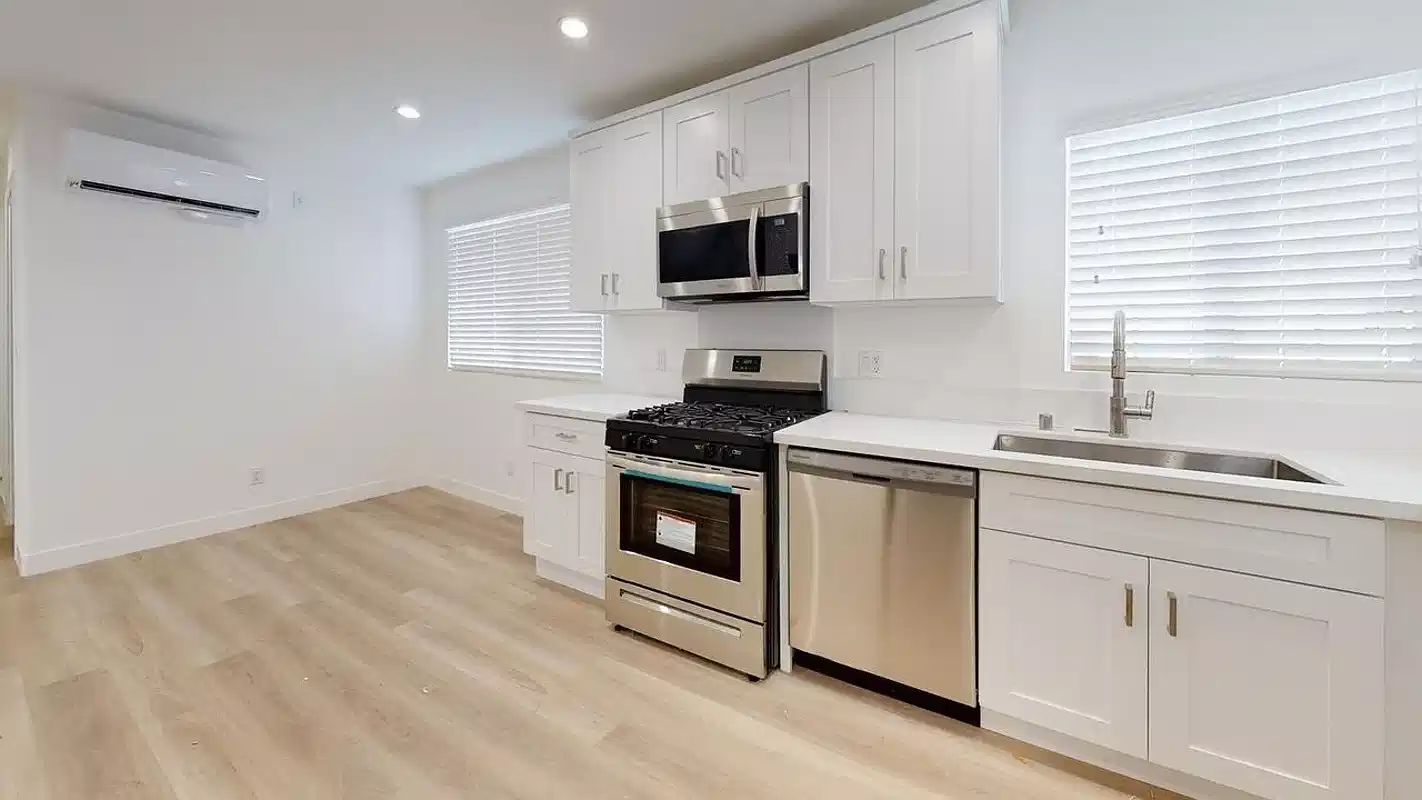 1118 W 25th St, Los Angeles - Los Angeles, California, United States - Kitchen