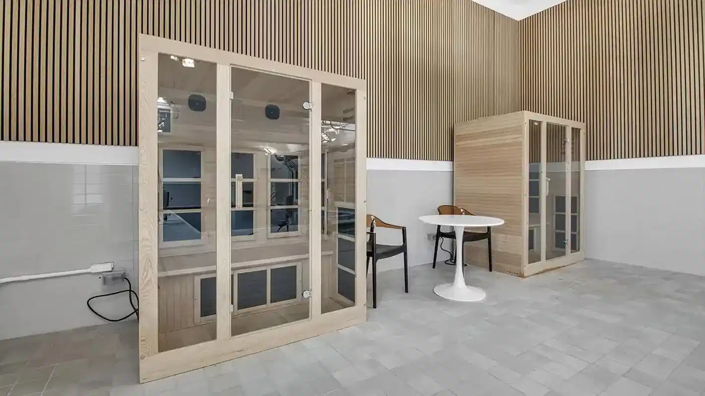 Common Area?w=400&h=260&fit=crop&q=40&auto=format&trim=auto