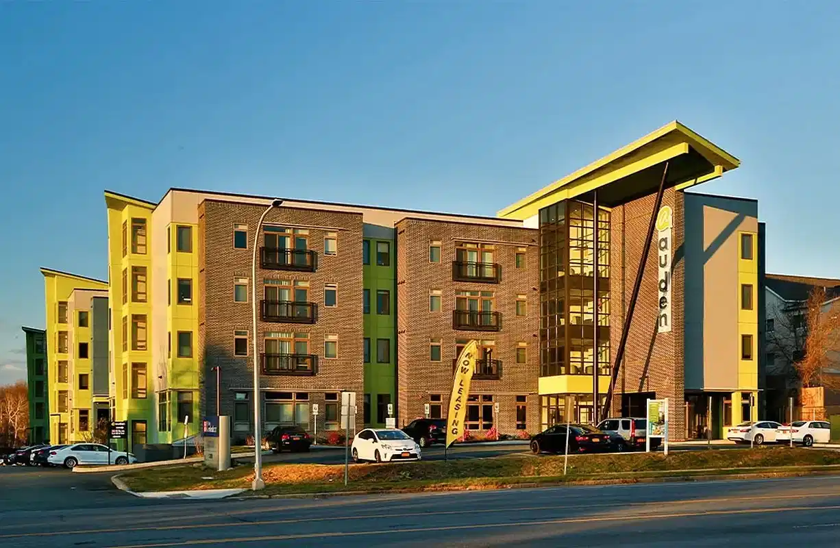 Common Area?w=400&h=260&fit=crop&q=40&auto=format&trim=auto