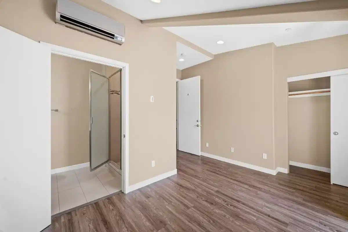 1225 W 30th St, Los Angeles - Los Angeles, California, United States - Bedroom