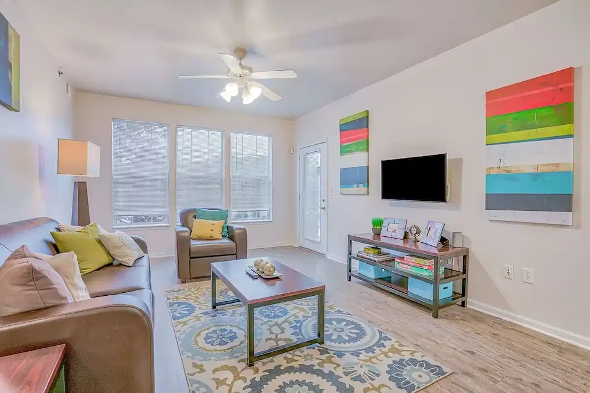 The Grindstone, Columbia - Columbia, Missouri, United States - Amenities