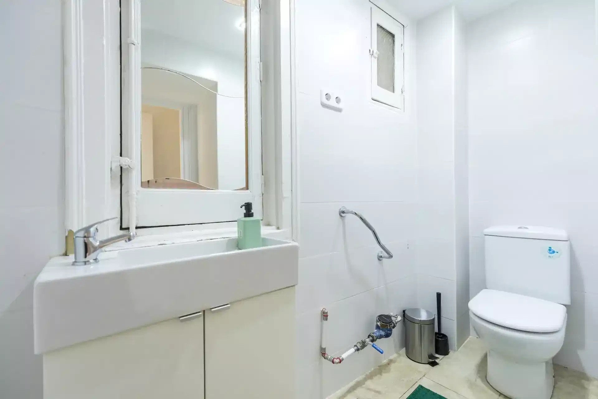 Kitchen?w=400&h=260&fit=crop&q=40&auto=format&trim=auto