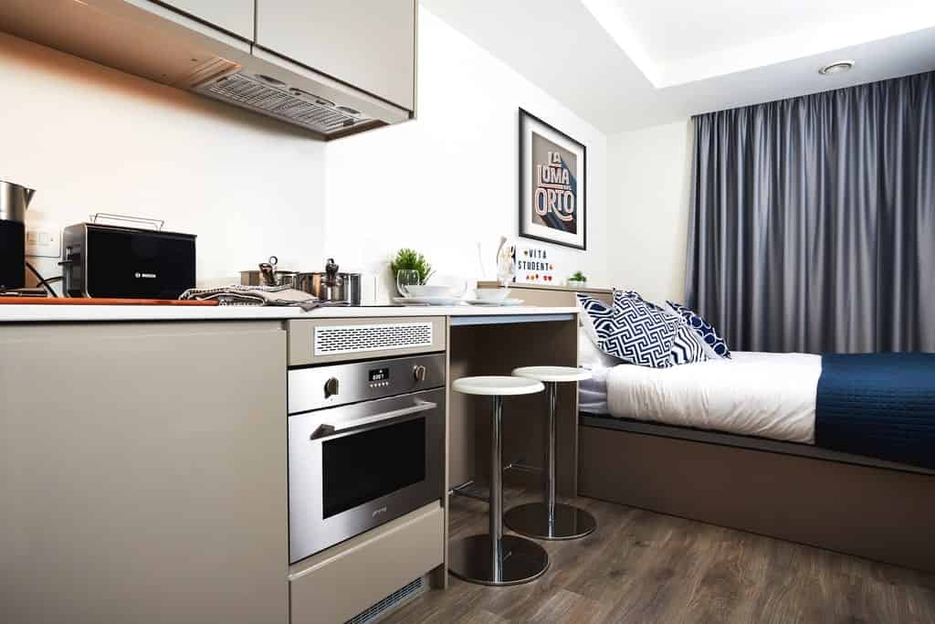 Amenities?w=400&h=260&fit=crop&q=40&auto=format&trim=auto