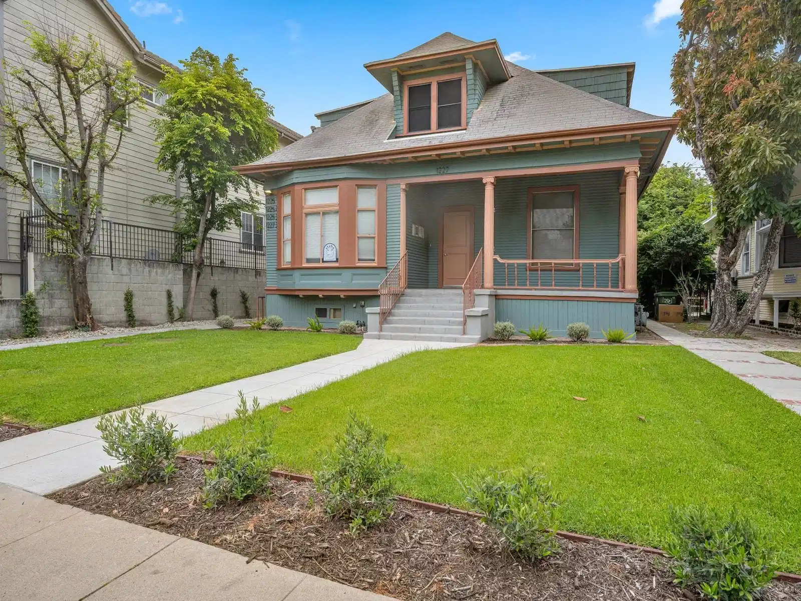 1227 W 30th St, Los Angeles - Los Angeles, California, United States - Exterior