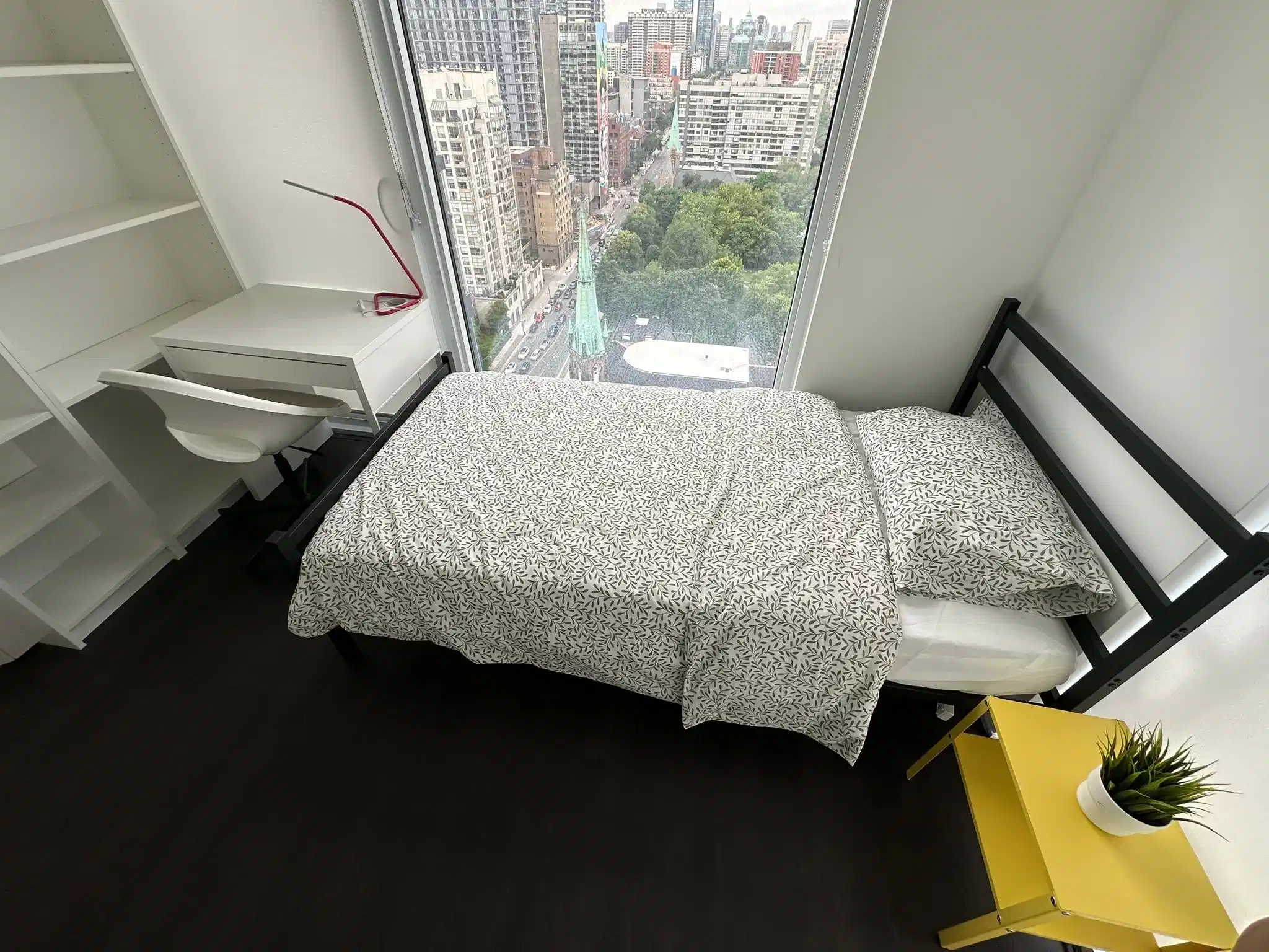 Master Bedroom - Bedroom?w=400&h=260&fit=crop&q=40&auto=format&trim=auto