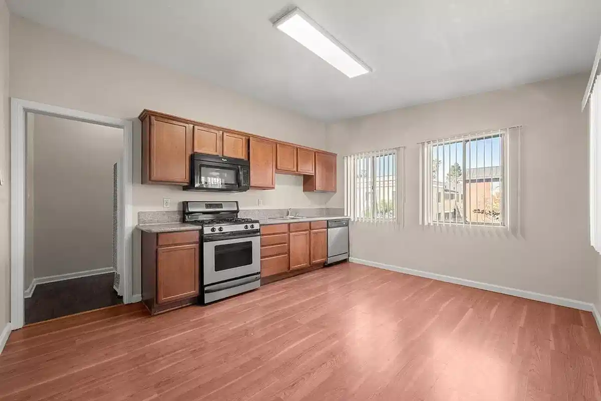 2356 Portland St, Los Angeles - Los Angeles, California, United States - Kitchen