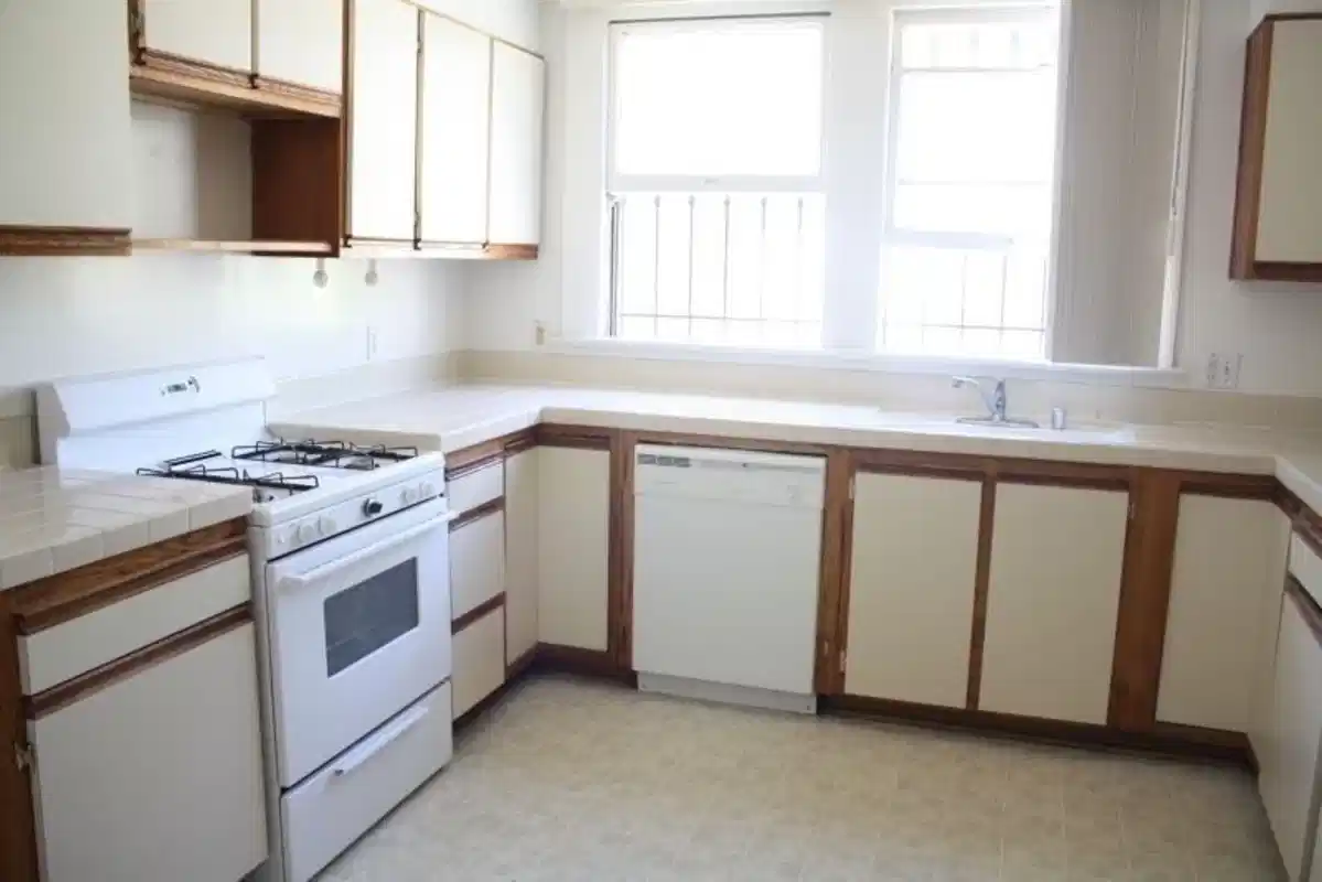 2646 Menlo Ave, Los Angeles - Los Angeles, California, United States - Kitchen