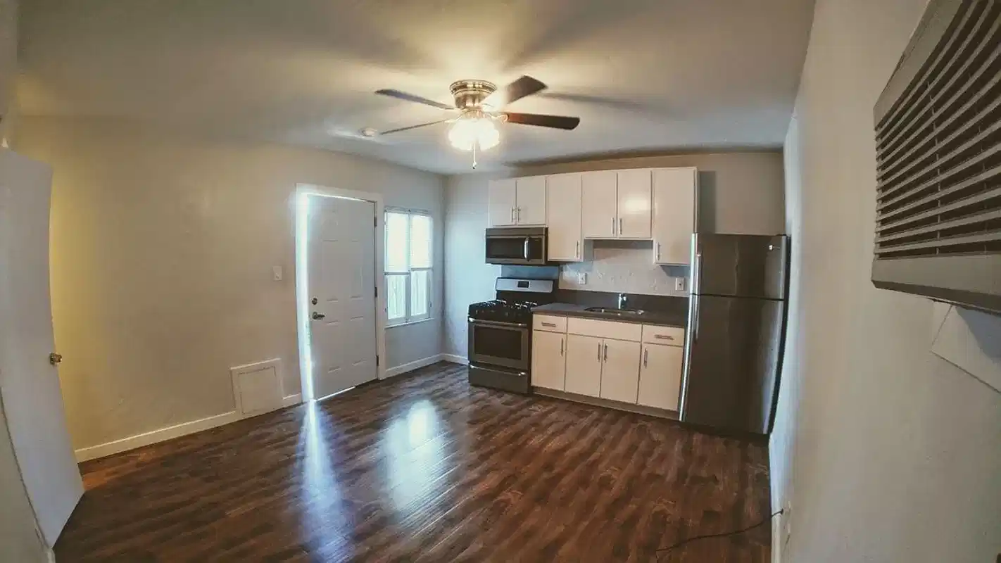 2639 Monmouth Ave, Los Angeles - Los Angeles, California, United States - Kitchen