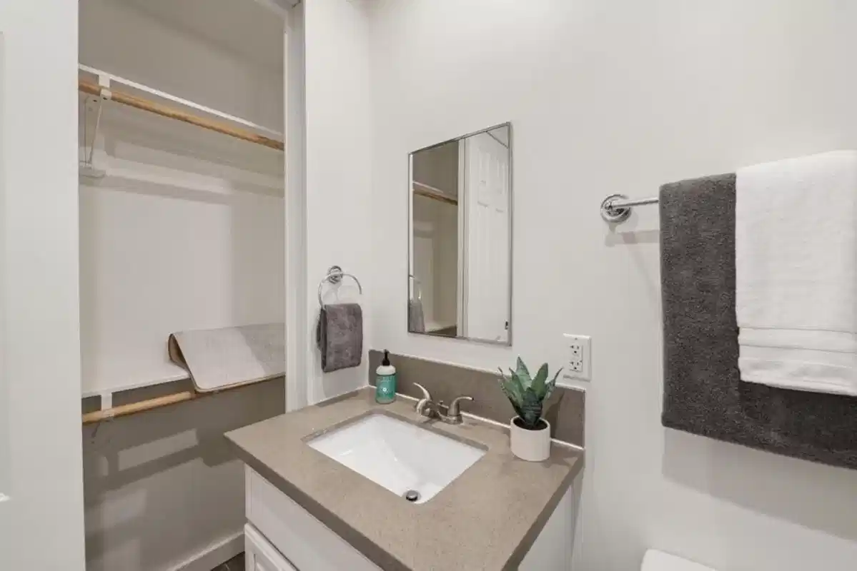 2649 Ellendale Pl, Los Angeles - Los Angeles, California, United States - Bathroom