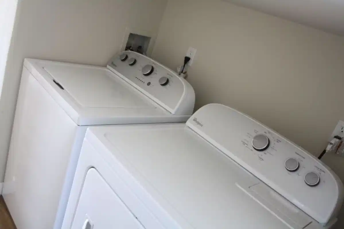 2833 Menlo Ave, Los Angeles - Los Angeles, California, United States - Amenities