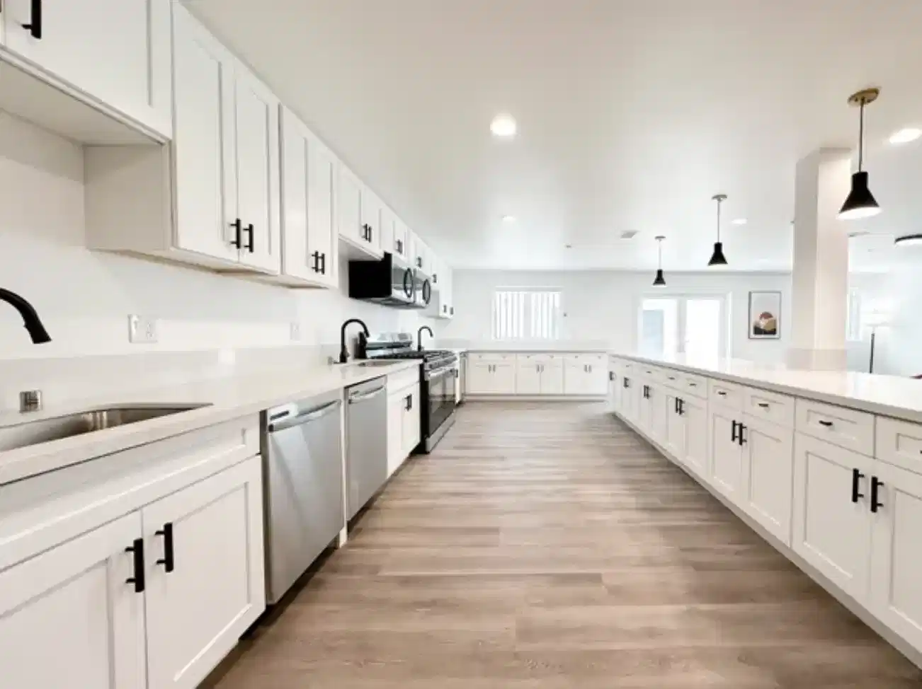 1443 West 37th Drive, Los Angeles - Los Angeles, California, United States - Kitchen