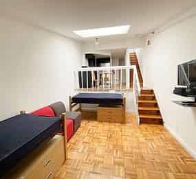 Common Area?w=400&h=260&fit=crop&q=40&auto=format&trim=auto