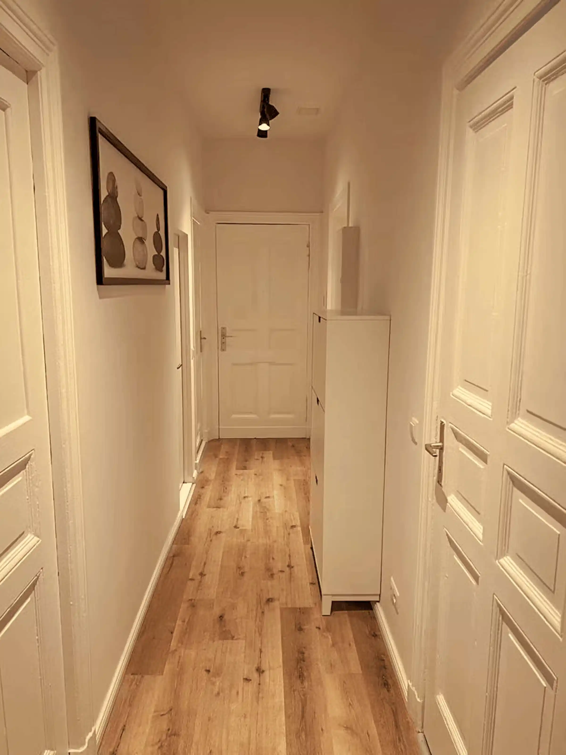 Room 1  - Bedroom?w=400&h=260&fit=crop&q=40&auto=format&trim=auto