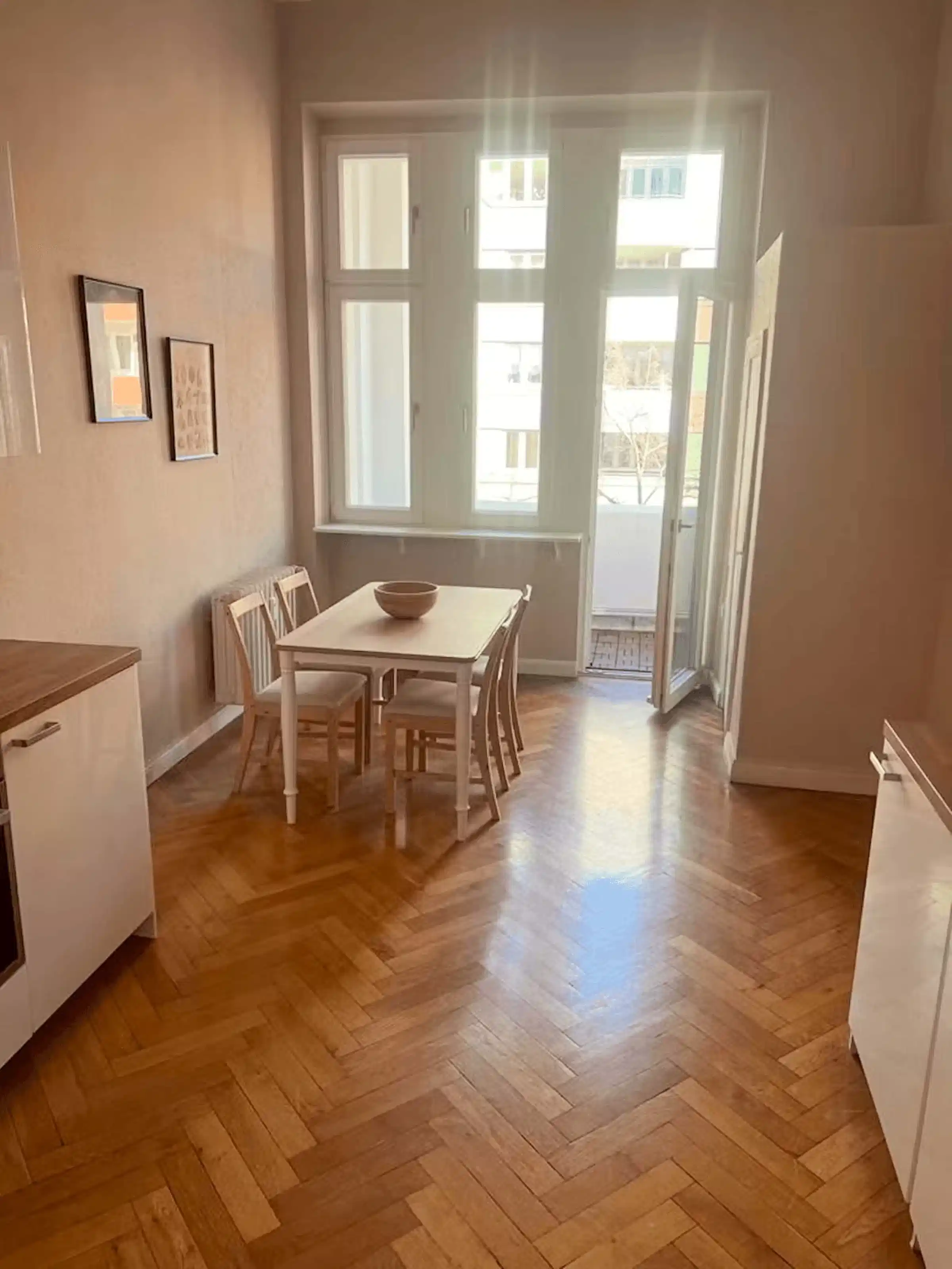 Room 3 - Bedroom?w=400&h=260&fit=crop&q=40&auto=format&trim=auto