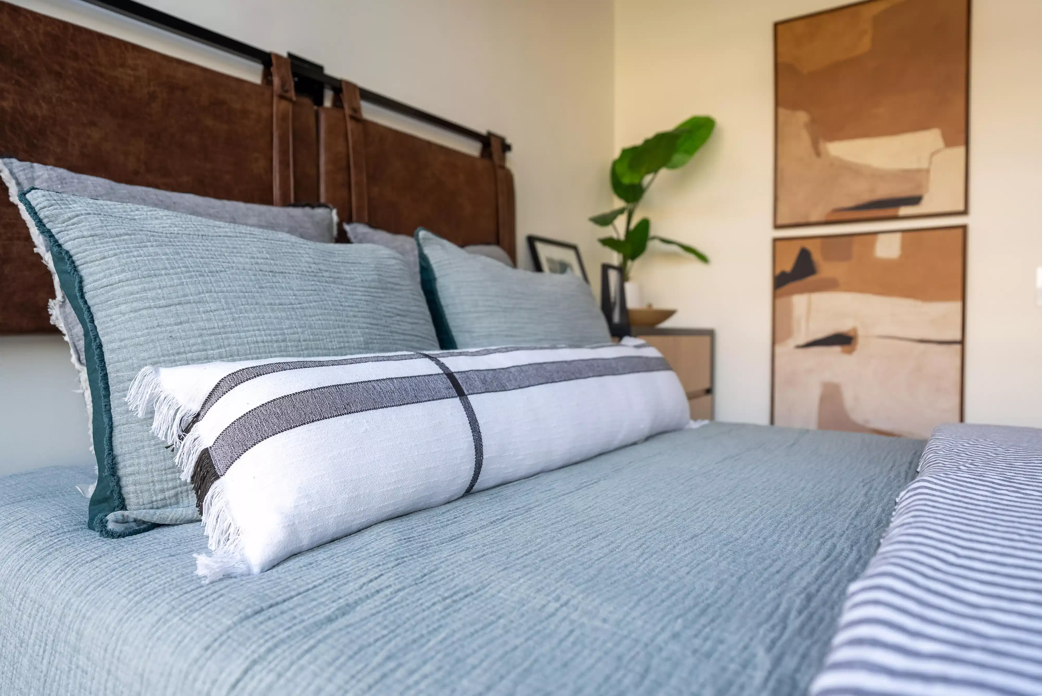 Kitchen?w=400&h=260&fit=crop&q=40&auto=format&trim=auto