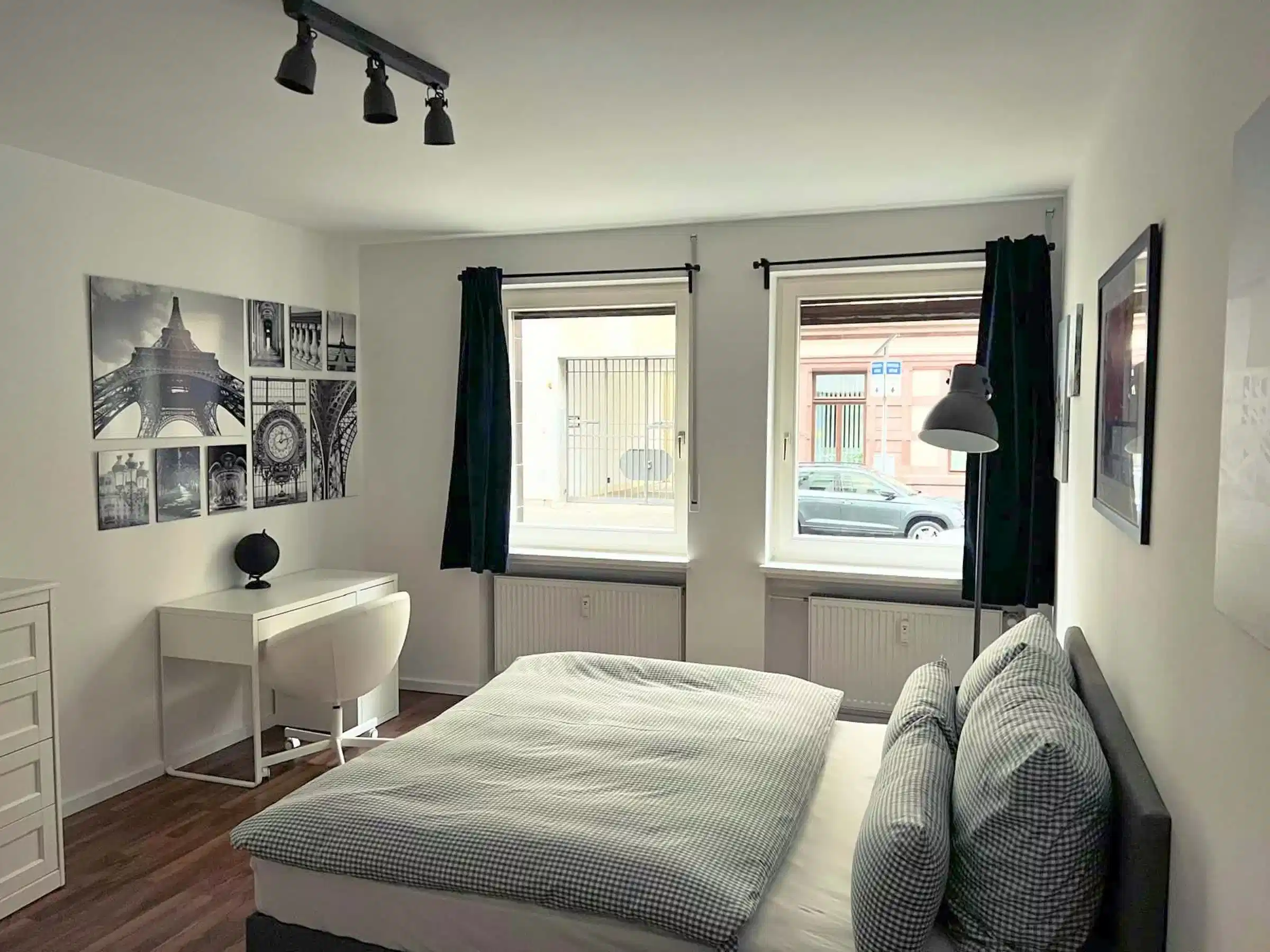 Mainluststraße, Frankfurt - Frankfurt, Germany - Room 4 - Bedroom