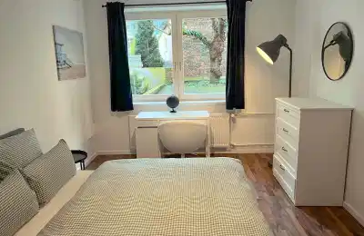 Room 1 - Bathroom?w=400&h=260&fit=crop&q=40&auto=format&trim=auto