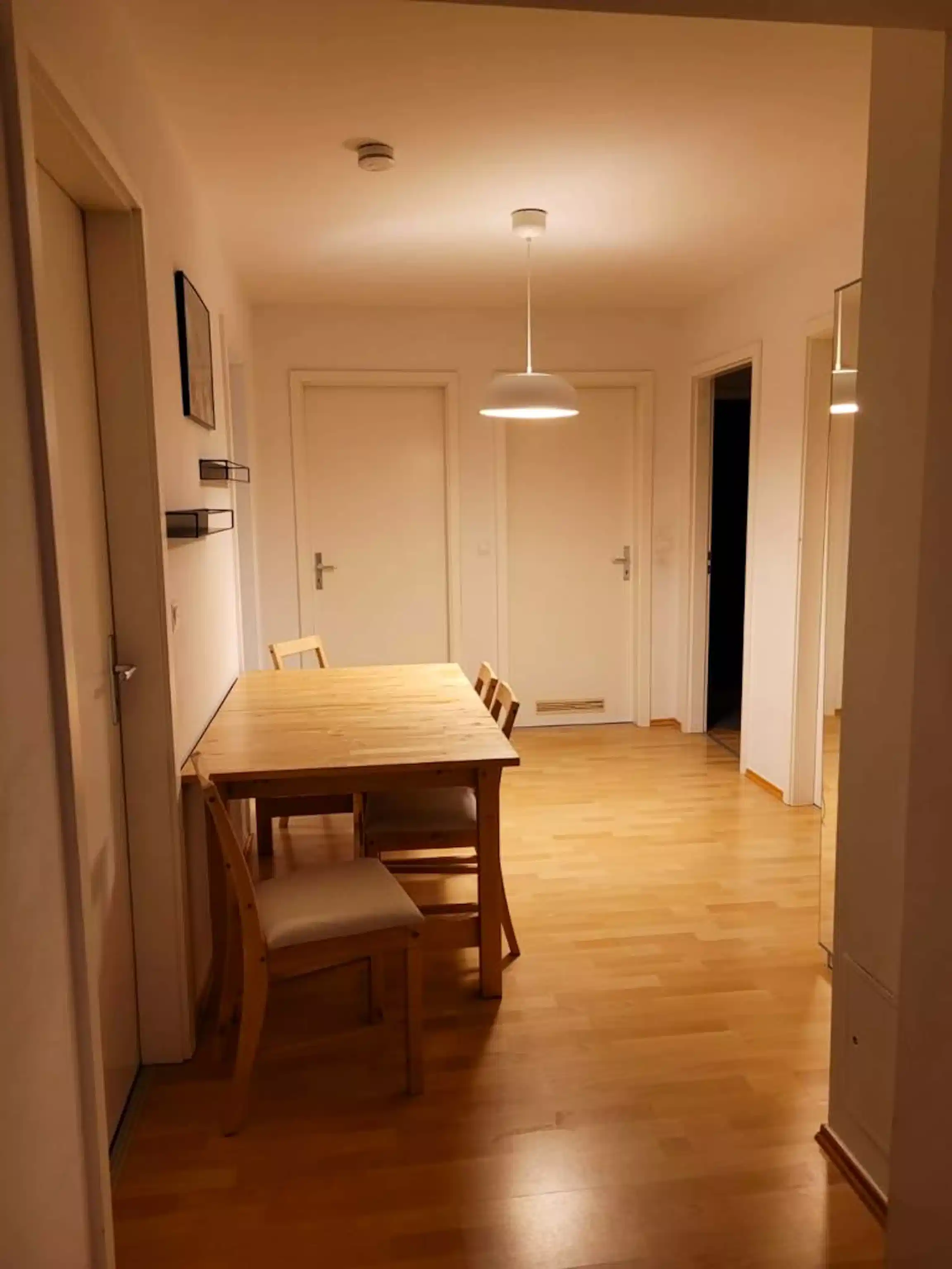 Common Area?w=400&h=260&fit=crop&q=40&auto=format&trim=auto