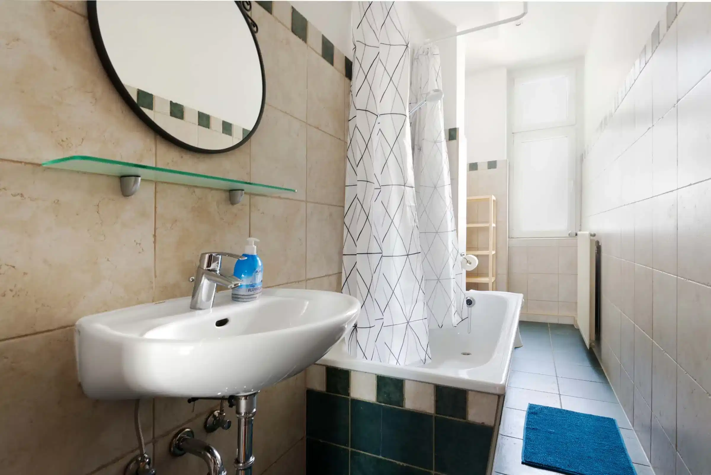 Kitchen?w=400&h=260&fit=crop&q=40&auto=format&trim=auto