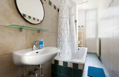 Kitchen?w=400&h=260&fit=crop&q=40&auto=format&trim=auto