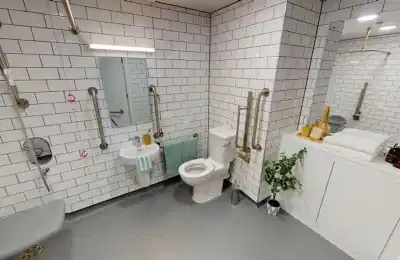 Amenities?w=400&h=260&fit=crop&q=40&auto=format&trim=auto
