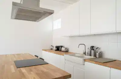 Habyt 94200, Paris - Paris, France - Kitchen