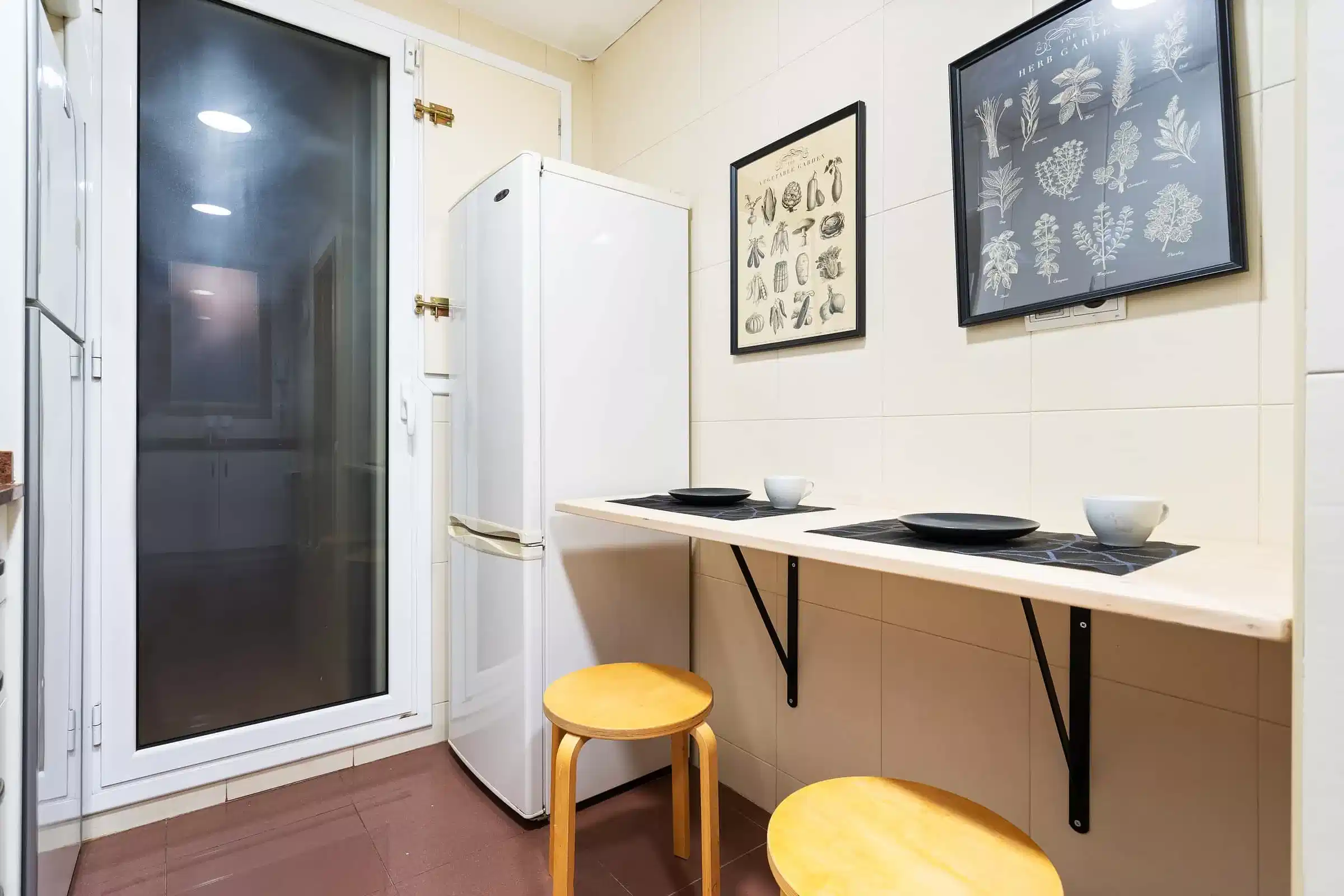 Plaça de Lesseps, Barcelona - Barcelona, Spain - Amenities