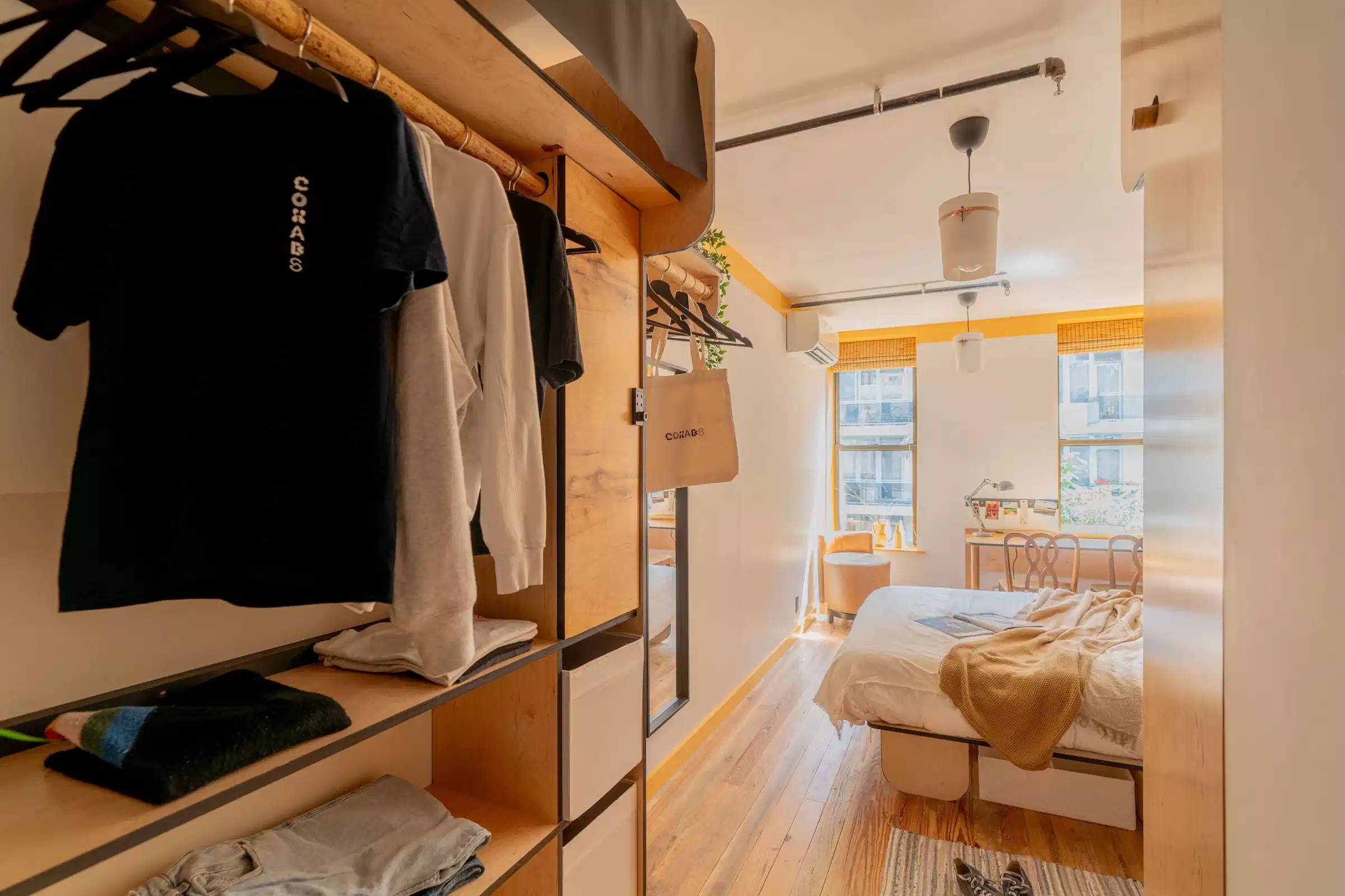 Common Area?w=400&h=260&fit=crop&q=40&auto=format&trim=auto