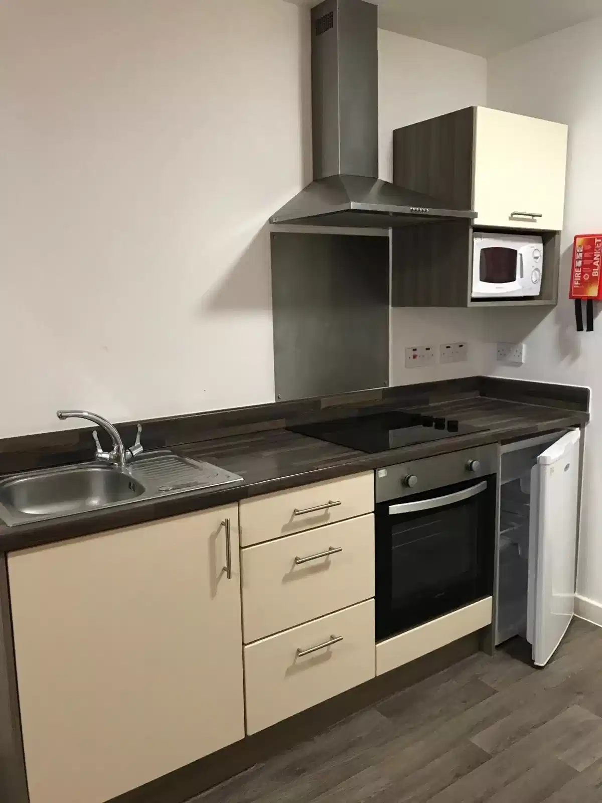 Minerva House, Nottingham - Nottingham, England, United Kingdom - Premium Studio - Single - Kitchen