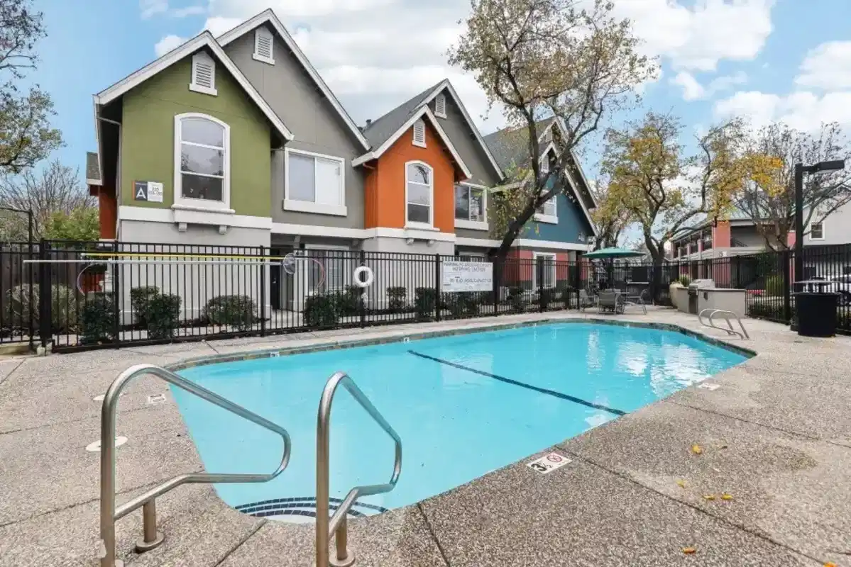 Oakshade Commons, Davis - Davis, California, United States - Amenities