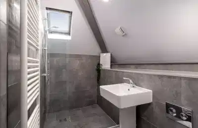 Amenities?w=400&h=260&fit=crop&q=40&auto=format&trim=auto
