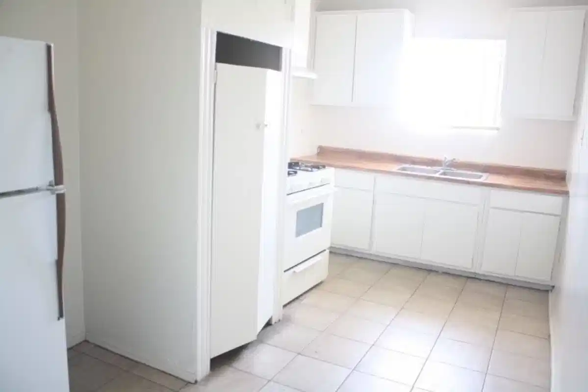 1280 W. Jefferson Blvd, Los Angeles - Los Angeles, California, United States - Kitchen