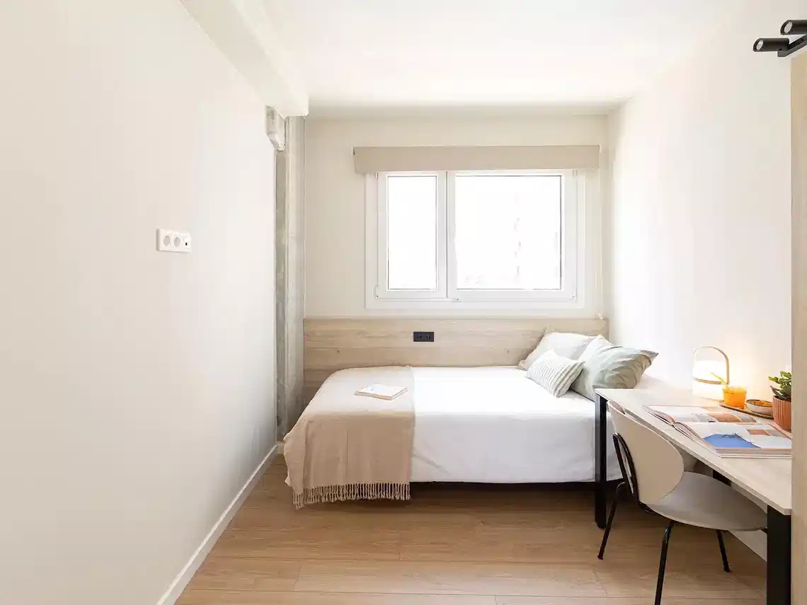 Common Area?w=400&h=260&fit=crop&q=40&auto=format&trim=auto