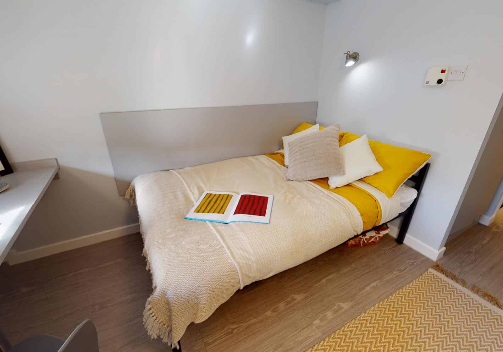 Gold City View En Suite