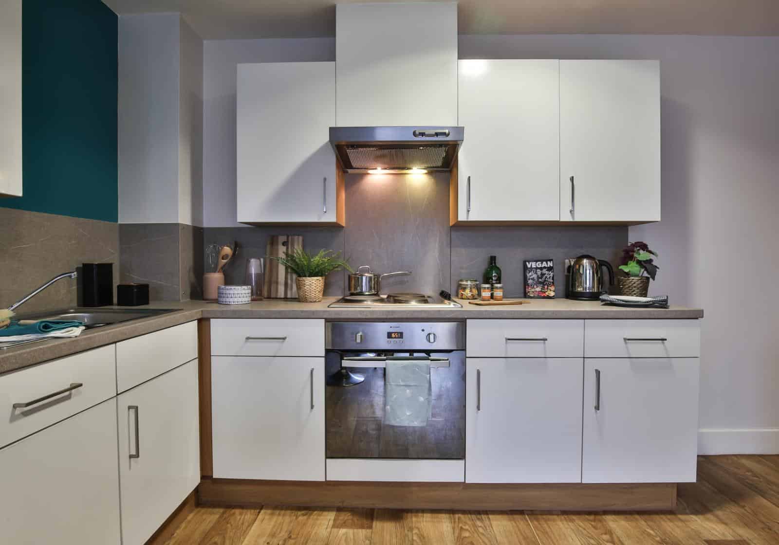 Common Area?w=400&h=260&fit=crop&q=40&auto=format&trim=auto