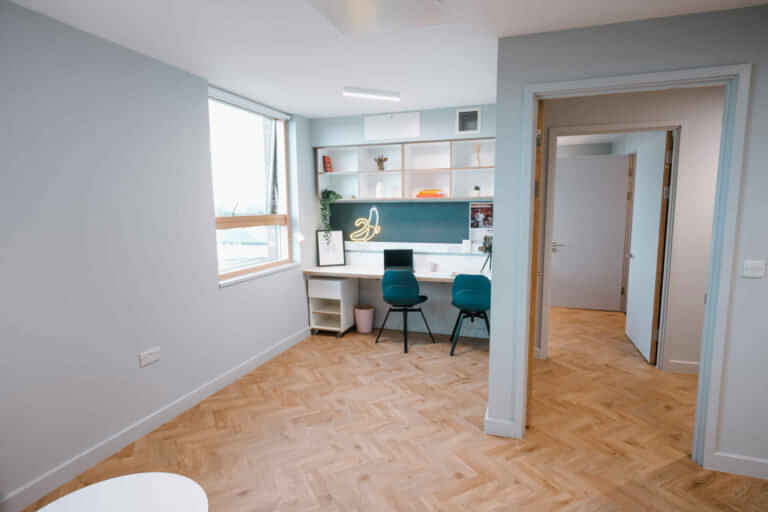 Amenities?w=400&h=260&fit=crop&q=40&auto=format&trim=auto