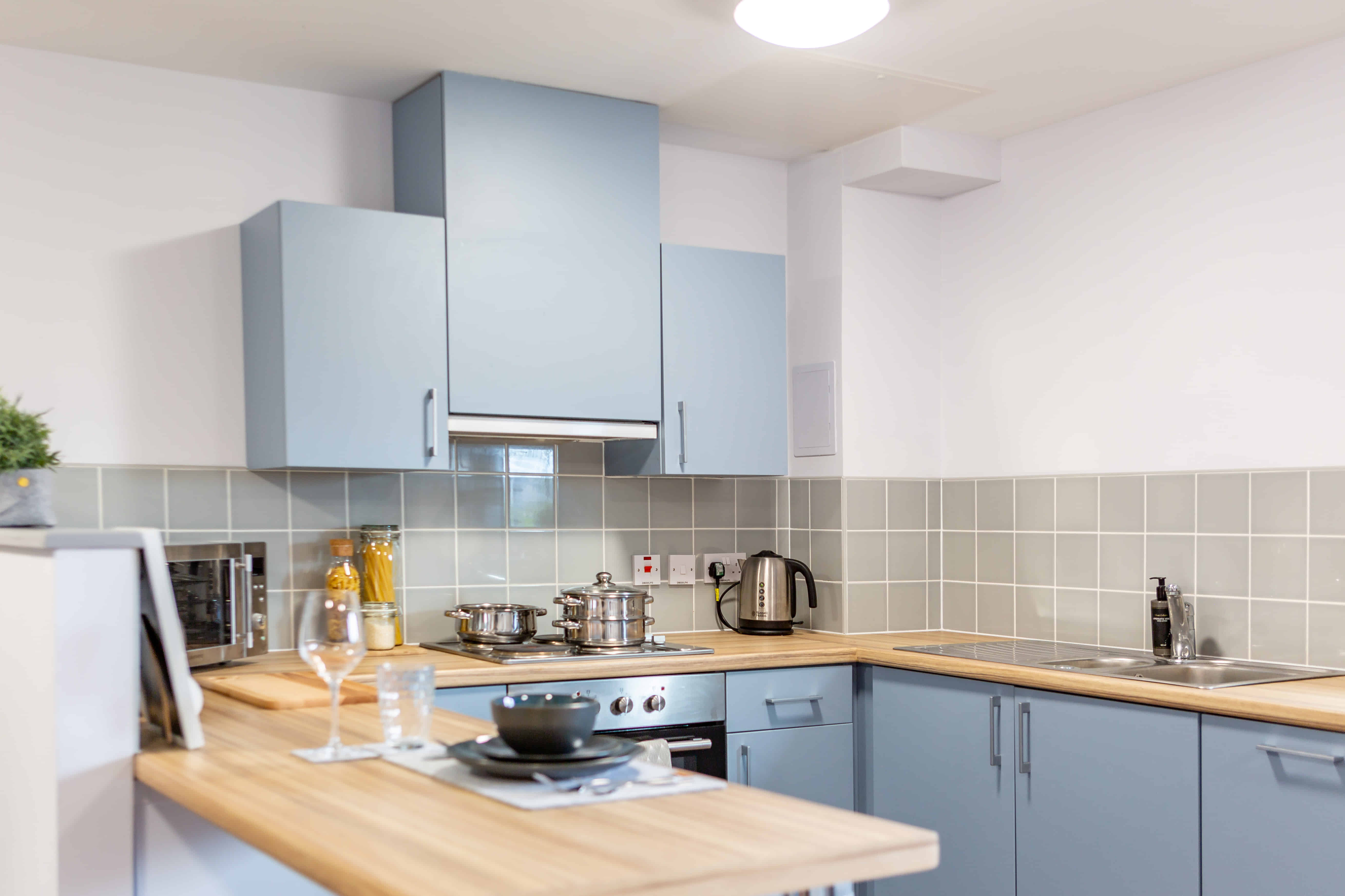 Amenities?w=400&h=260&fit=crop&q=40&auto=format&trim=auto