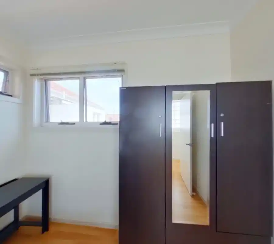 Common Area?w=400&h=260&fit=crop&q=40&auto=format&trim=auto