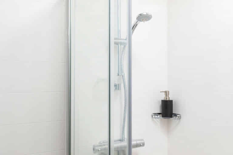 Amenities?w=400&h=260&fit=crop&q=40&auto=format&trim=auto