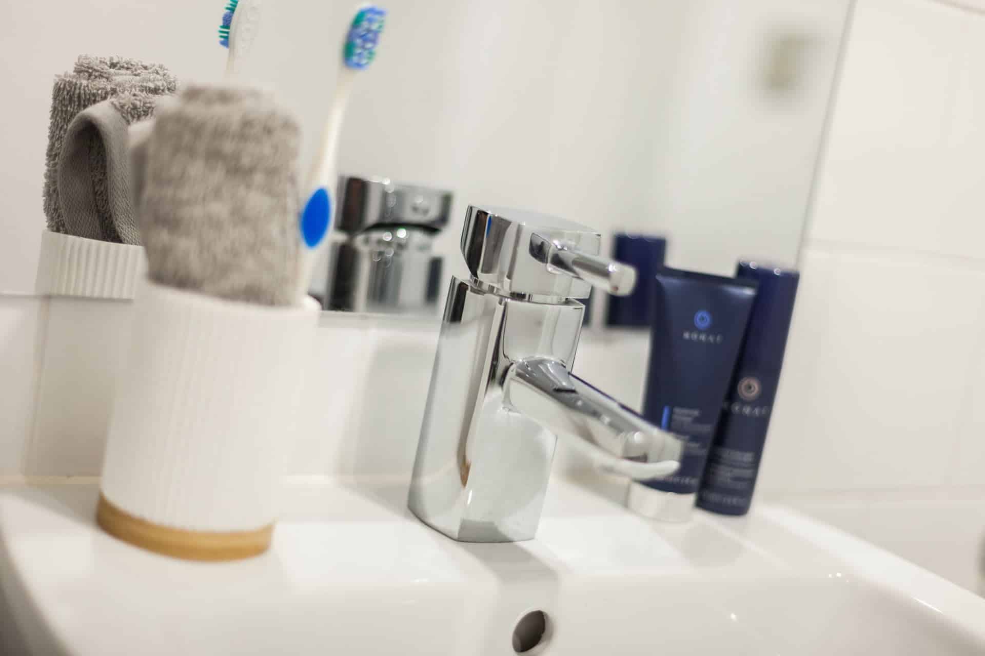 Amenities?w=400&h=260&fit=crop&q=40&auto=format&trim=auto