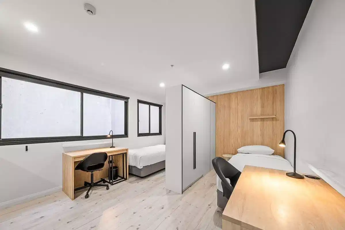 Kitchen?w=400&h=260&fit=crop&q=40&auto=format&trim=auto