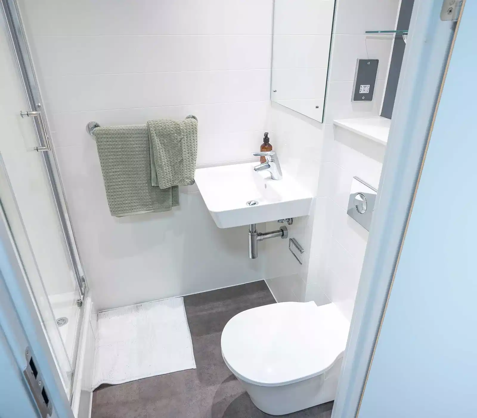 Amenities?w=400&h=260&fit=crop&q=40&auto=format&trim=auto