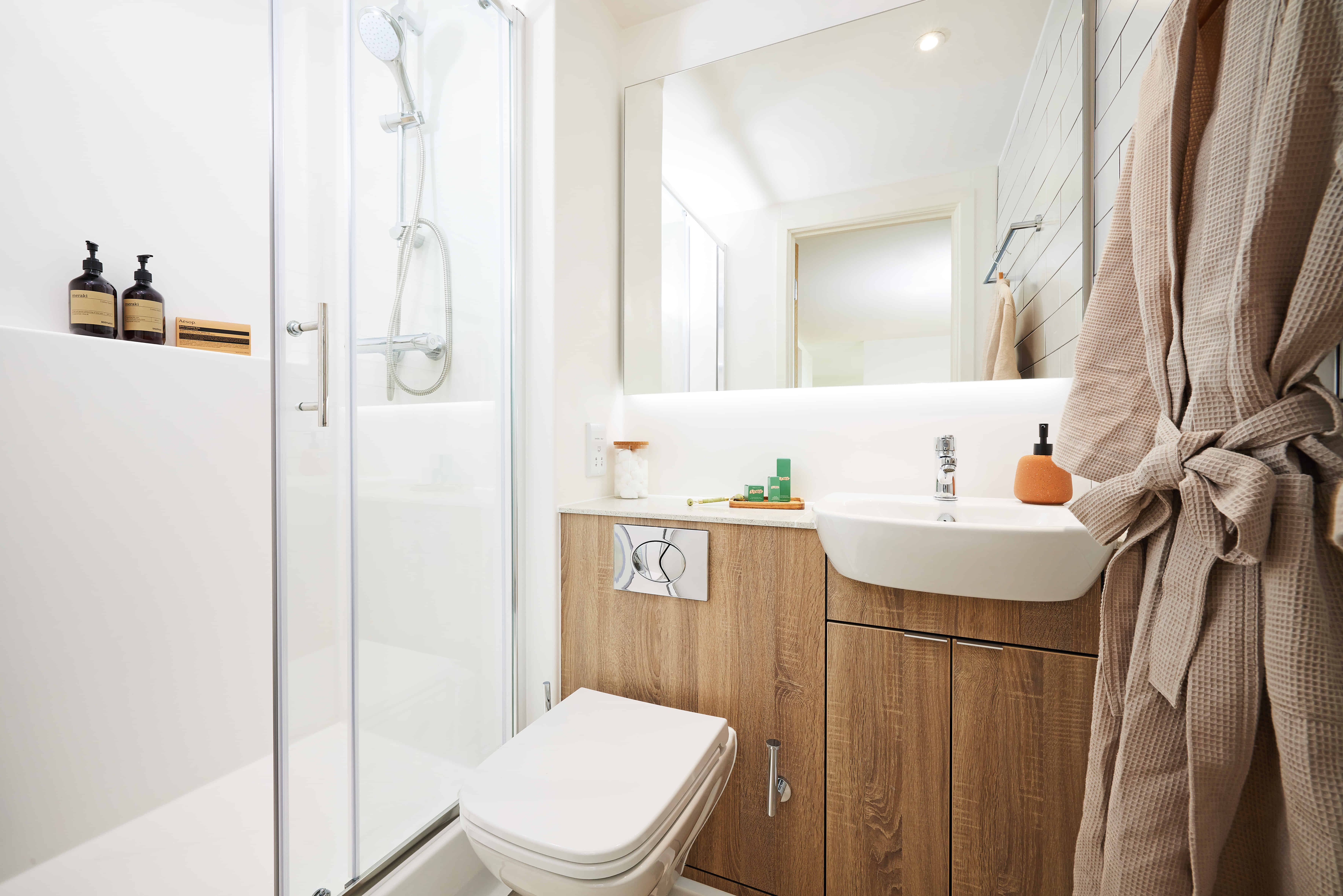 Common Area?w=400&h=260&fit=crop&q=40&auto=format&trim=auto