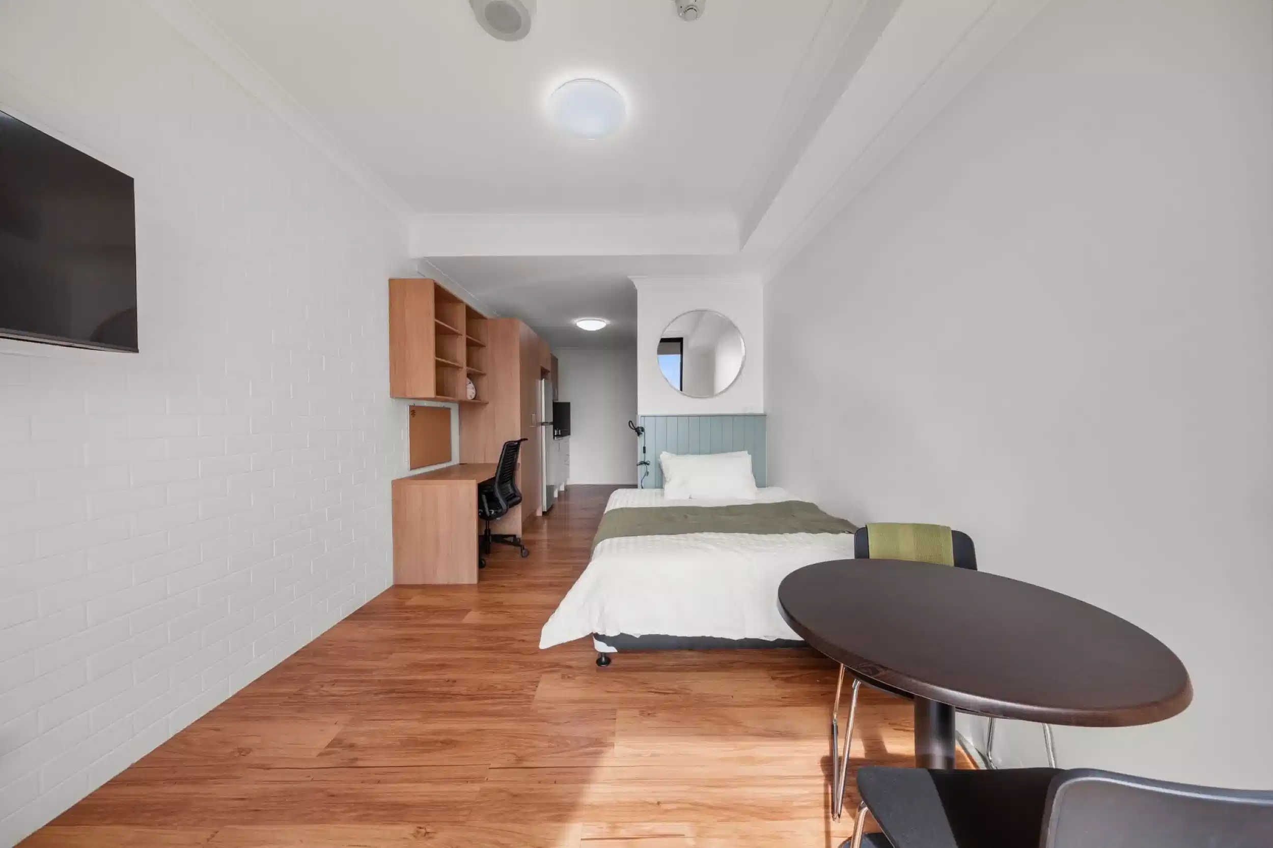 Deluxe Single Balcony Studio