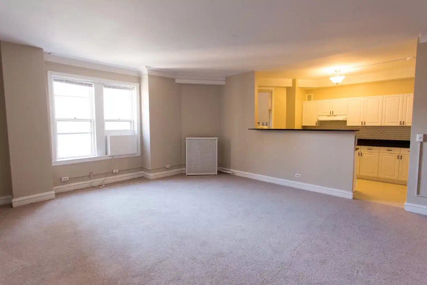 Amenities?w=400&h=260&fit=crop&q=40&auto=format&trim=auto