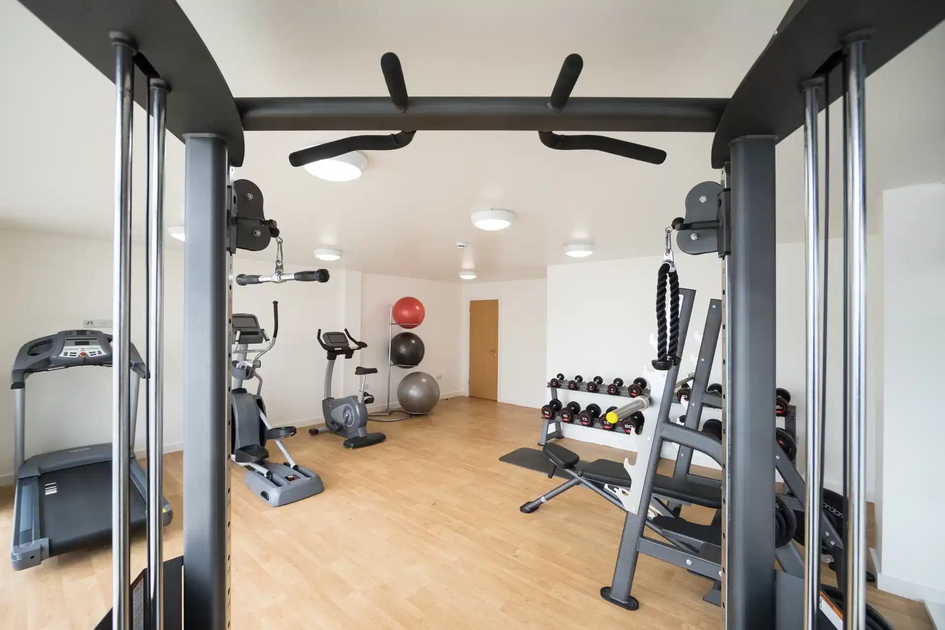 Common Area?w=400&h=260&fit=crop&q=40&auto=format&trim=auto