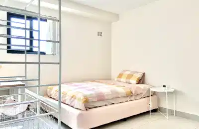 Room in a 7 Bedroom Apartment, Young St., Croydon, Australia NSW 2132 - Sydney, New South Wales, Australia - Room 12 - Bedroom
