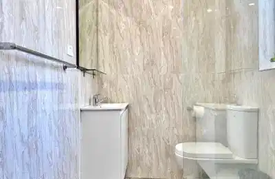 Room in a 4 Bedroom Apartment, Perry St, Matraville, Australia NSW 2036 - Sydney, New South Wales, Australia - Room 3 - Bathroom