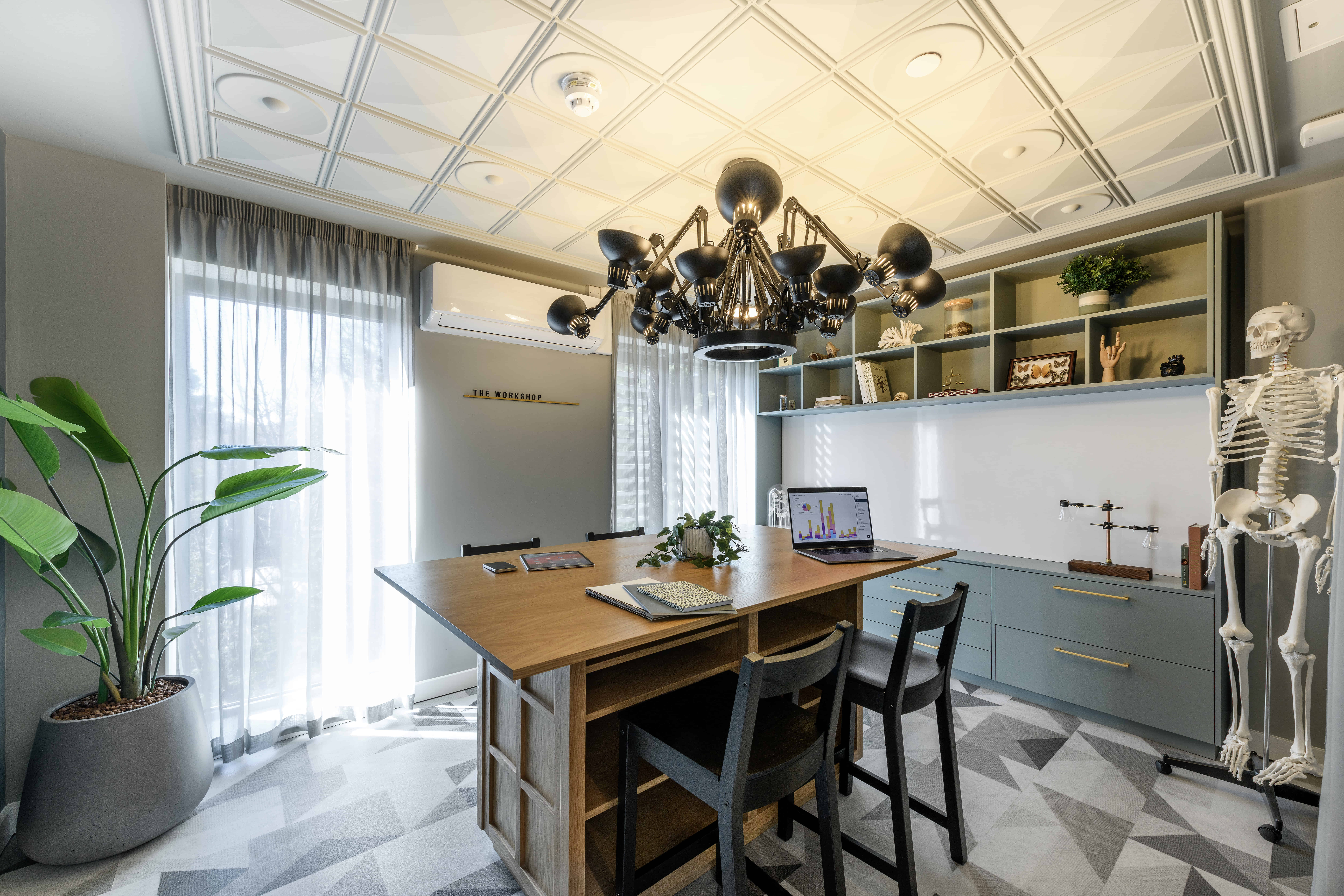 Common Area?w=400&h=260&fit=crop&q=40&auto=format&trim=auto